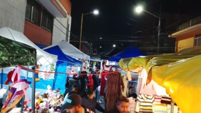 ALERTA: Estafan a comerciantes en tianguis de ‘Reyes’ con transferencias fantasma
