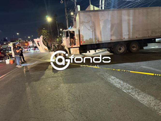 TERRIBLE: Abuelita cruzaba la avenida con su bolsa de pan cuando la arrolló un tráiler