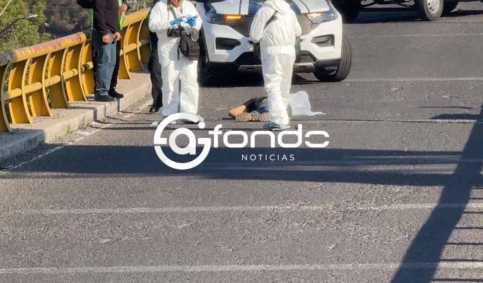 URGENTE: Una persona muere misteriosamente sobre un distribuidor vial